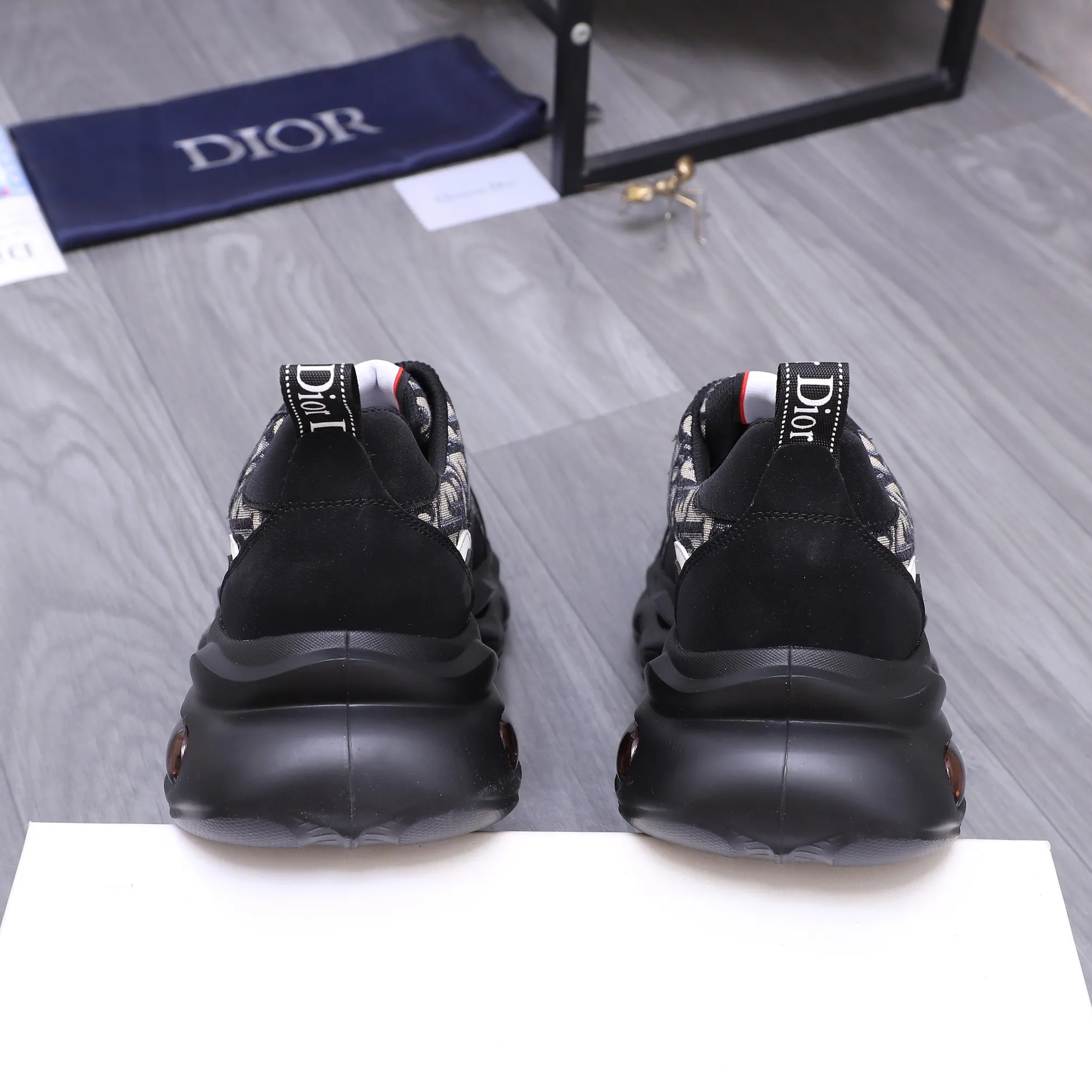 Men's shoes 💰p460 Product trademark: Dior "Dior" casual lace-up men's shoes Regular size: 38-44 Product materials: Selected classic woven pattern stitching cowhide upper, breathable mesh lining, cowhide insole, rubber outsole
